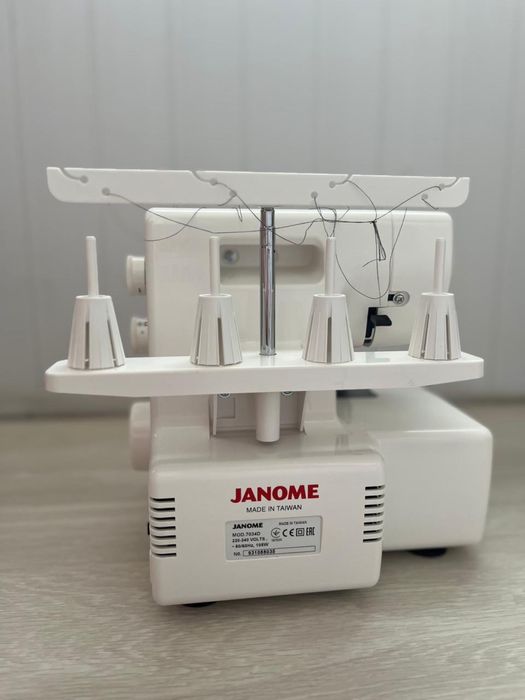 Оверлок Janome 7034d
