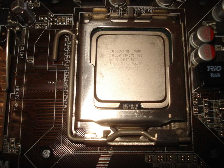 Procesor intel core 2 duo E7400 2.8Ghz FSB 1066 3mb 45nm 775 wolfdale