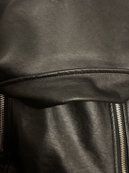 Кожанка черная почти новая