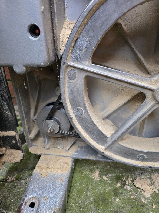 Fierastrau cu banda Dewalt dw3401