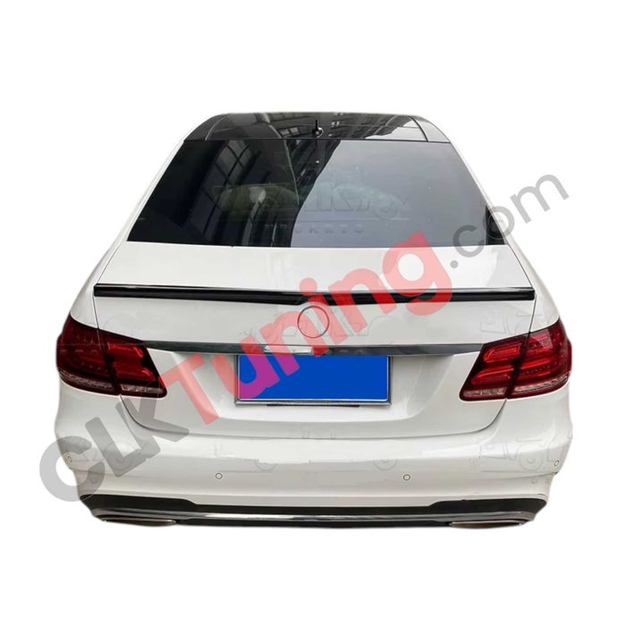 Eleron pentru portbagaj Mercedes E Class W212 negru lucios