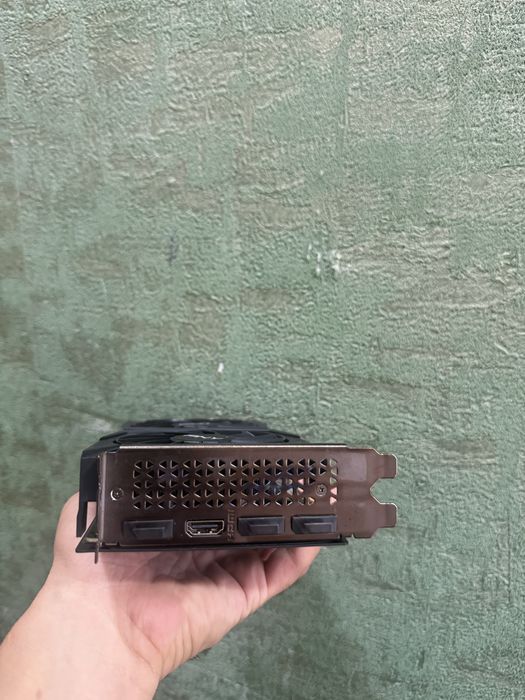 Rtx 4060 8gb Palit/Pny pochti yengi