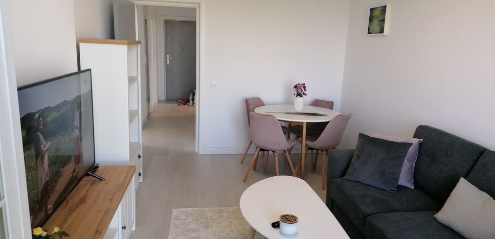 Inchiriez apartament cu două camere