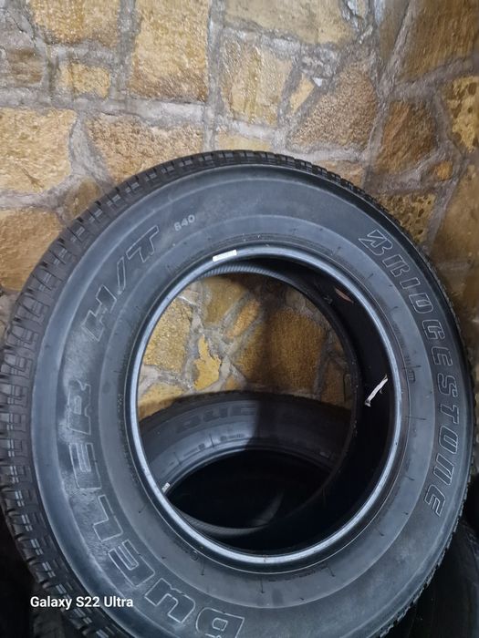 255 70 18 Bridgestone 4бр Замъка Ямцол