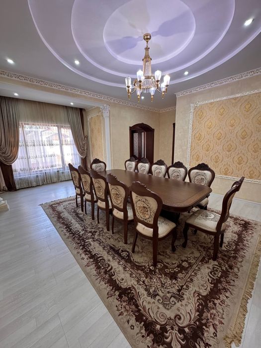 Sokin hududda barcha qulayliklarga ega premium uy sotuvda