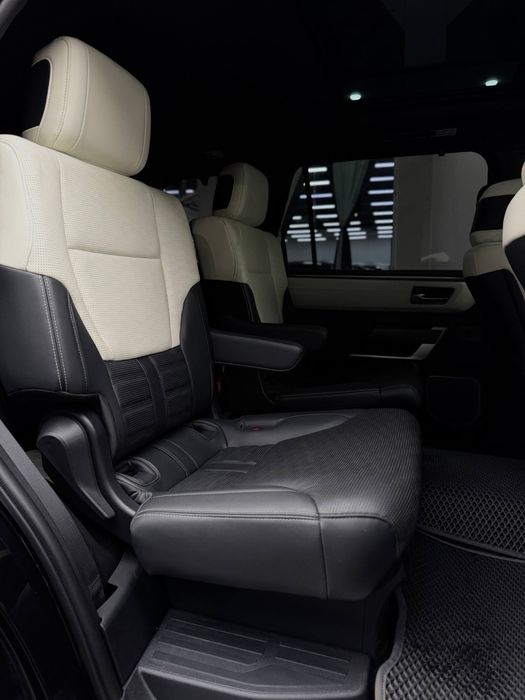 Toyota Sequoia Capstone