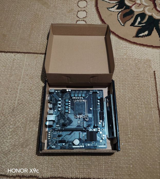 B760M H DDR4 va operativka ddr 4 16 gb 3200 sotiladi