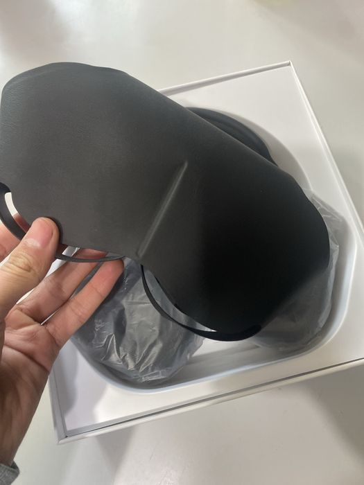 AirPods Max sunt noi