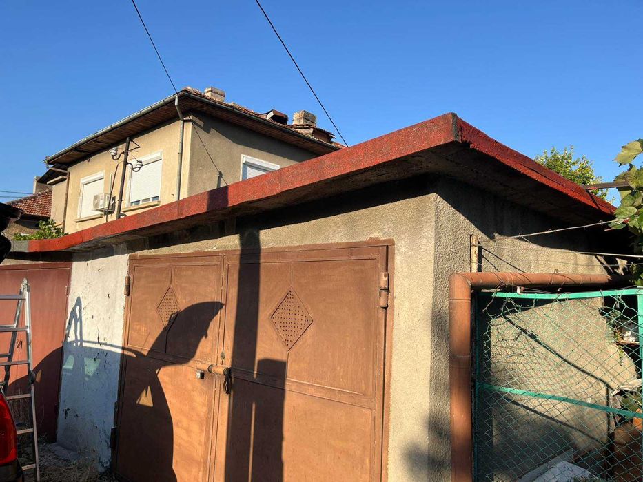 Продава Етаж от Къща град Ловеч, Широк център