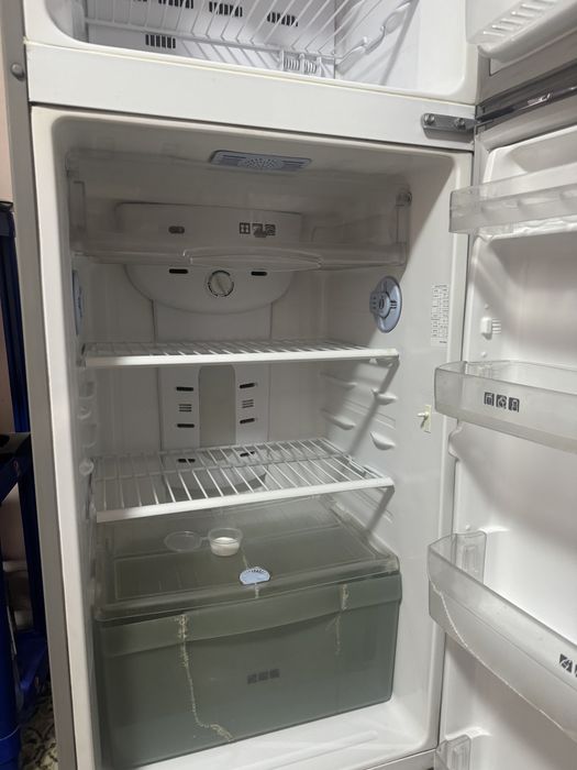 Холодильник SAMSUNG