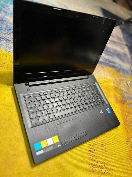 Lenovo G50, quad 5 gen 5,  4gb ddr3, hard 500 gb