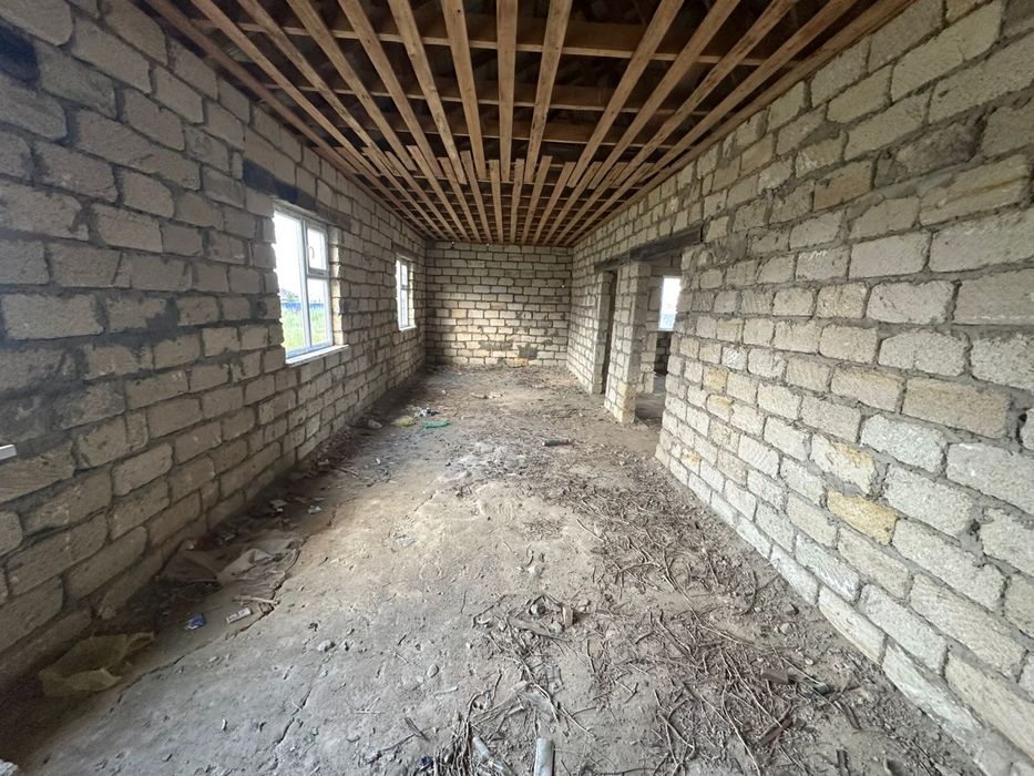 Продам частный дом в черновом варианте.