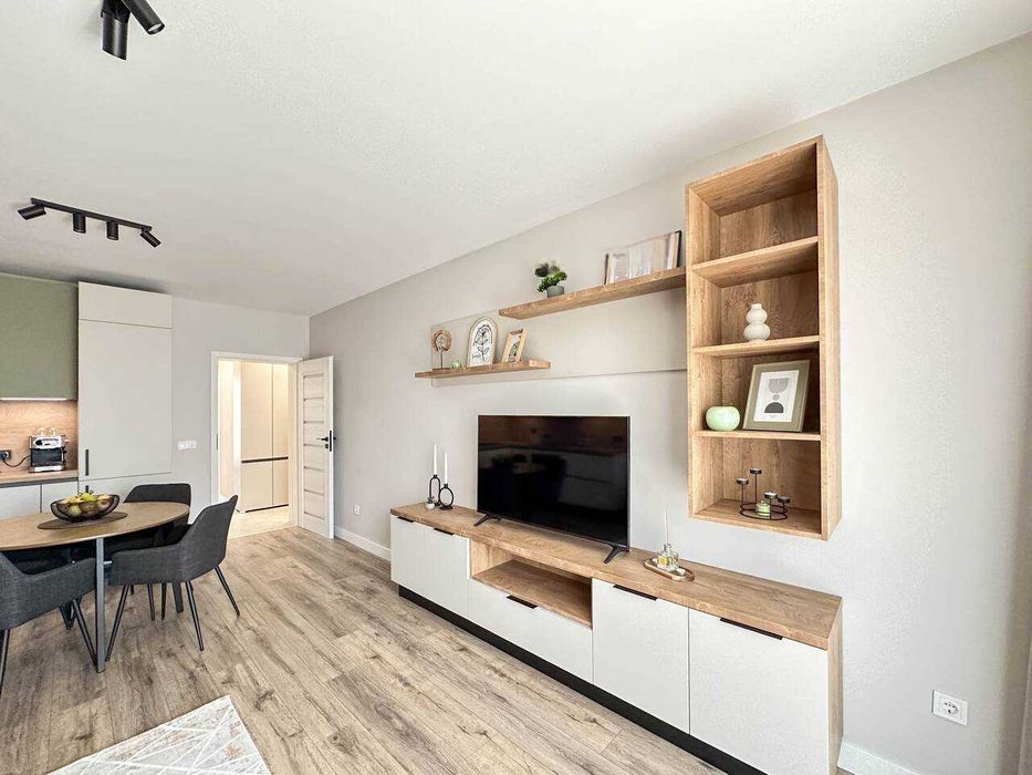 Дава се под наем Тристаен апартамент в Бургас, Изгрев - 98 кв.м за 987.36 € - Снимка #3
