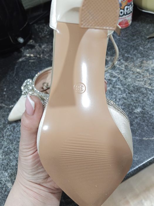 продам туфли новые