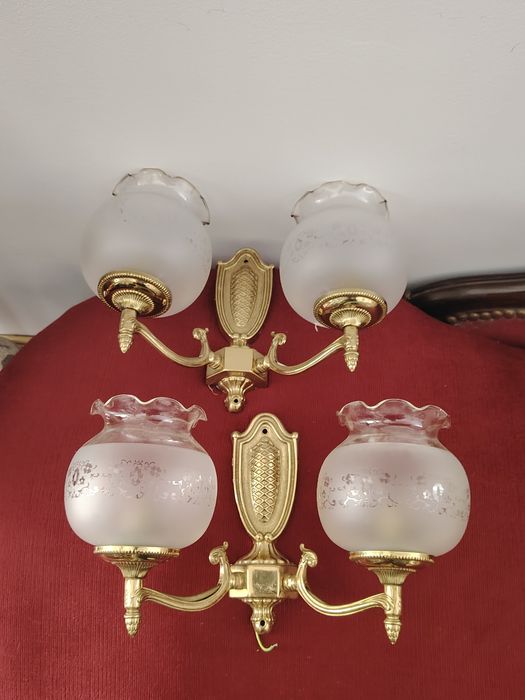 Elegant set de aplice din bronz masiv  in stil francez și globuri din