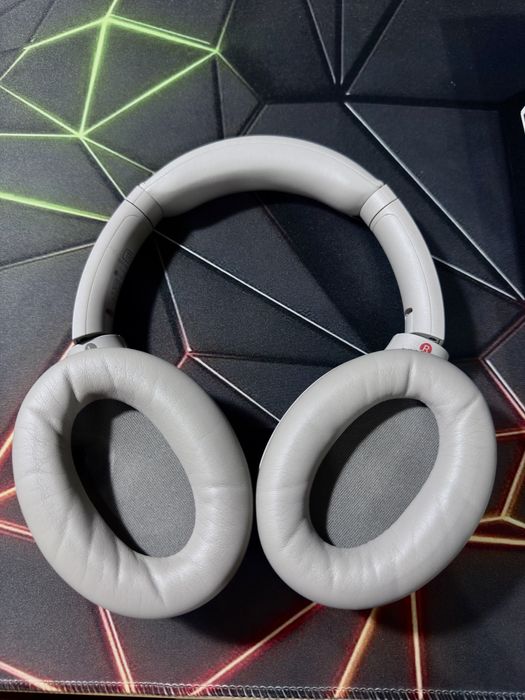 Наушники Sony  1000XM4