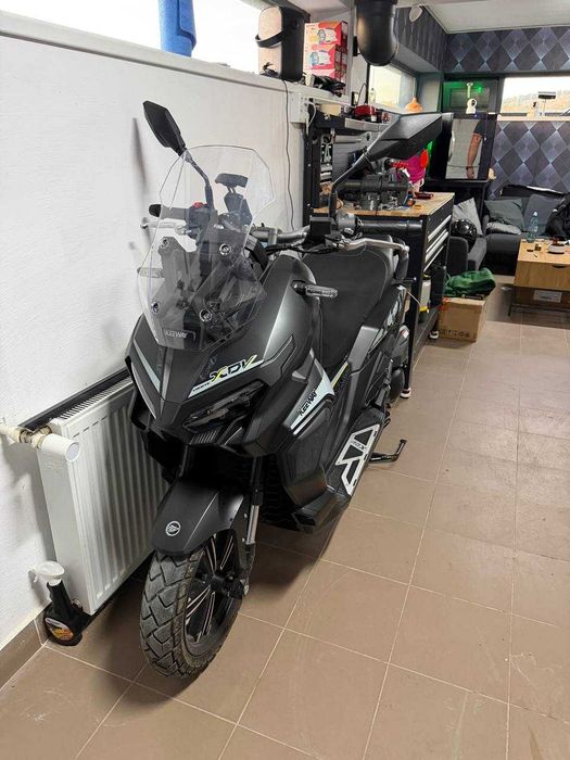 Scuter keeway vieste XDV 300cmc, compact si usor pentru oras fara a sacrifica puterea