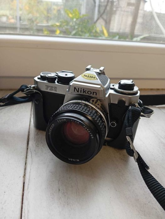 Фотоапарат nikon fe2 и обектив NIKKOR 80-200mm