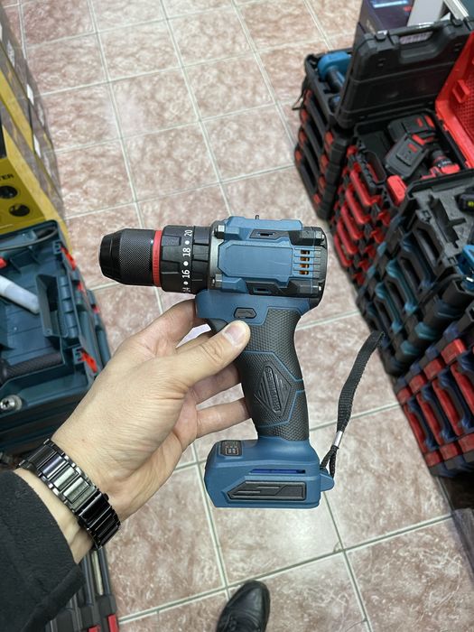 Шуруповерты, шуруповерт с бесщеточным двигателем.