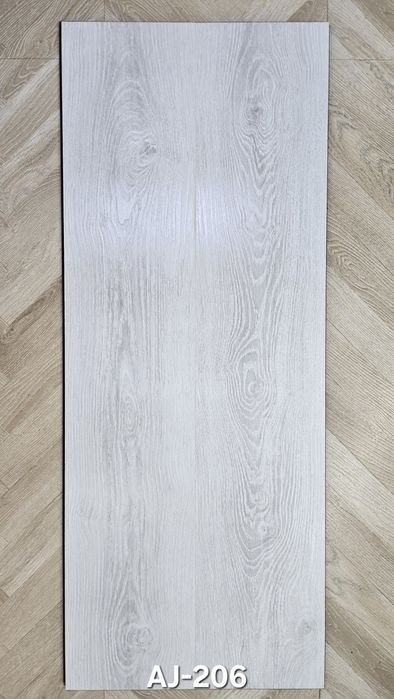8mm  Laminat 67000ming kotta razmer Kamplekt sintifon