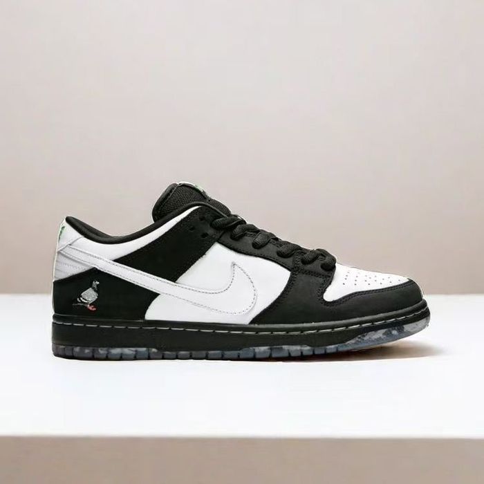 Кросовки черно белые найк