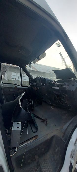 Vând motor 2.3 distribuție nouă pe el