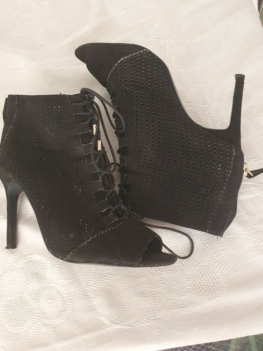 Дамски обувки  с токчета номер 38