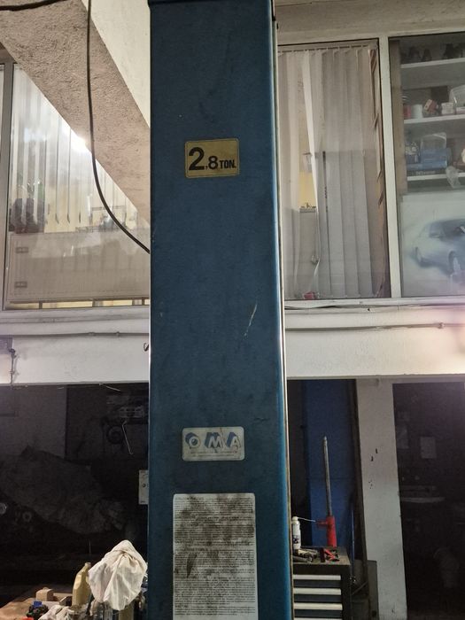 Двуколонен подемник