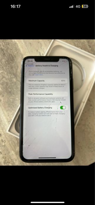 Iphone 11 64 GB cu carcasa Otterbox