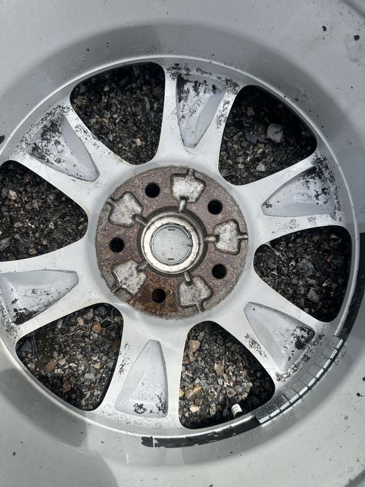 Оригинални джанти със зимни гуми Michelin