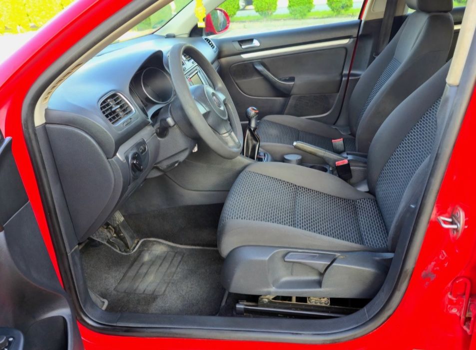 Volkswagen Golf VI 1.6 tdi 105 cp