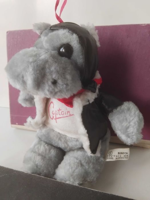 Stinktier SENECA Hamburg - оригинална играчка хипопотам