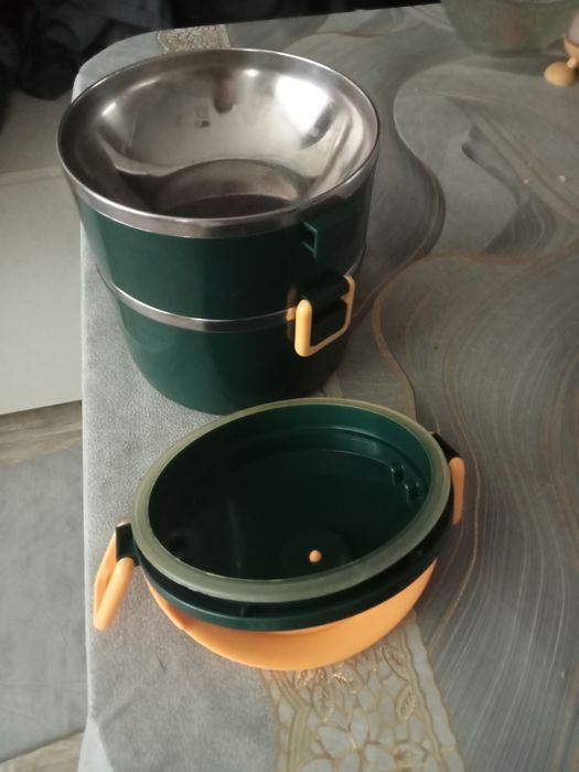 Продам двухъярусный бокс для еды