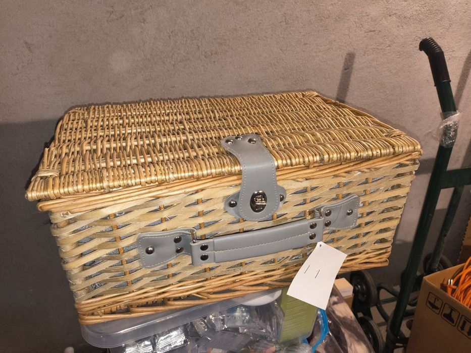 Комплект кошница за пикник за 4 човека