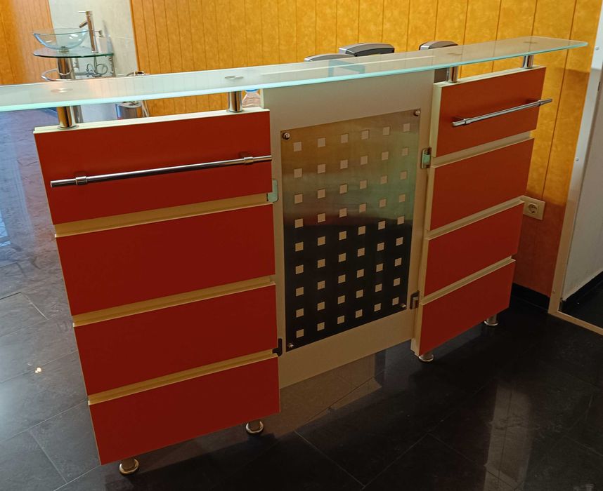 Рецепция бюро за офис или хотел