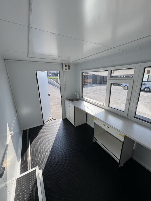 Търговска каравана (Food Truck) 4m x 2.30m x 2.30m