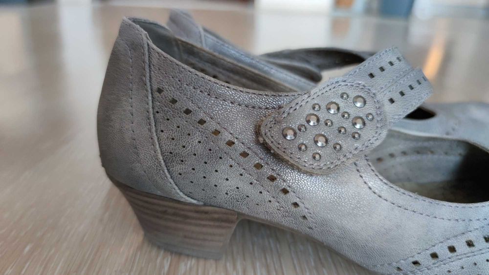 Дамски обувки от естествена кожа, тип скарпини, номер 37