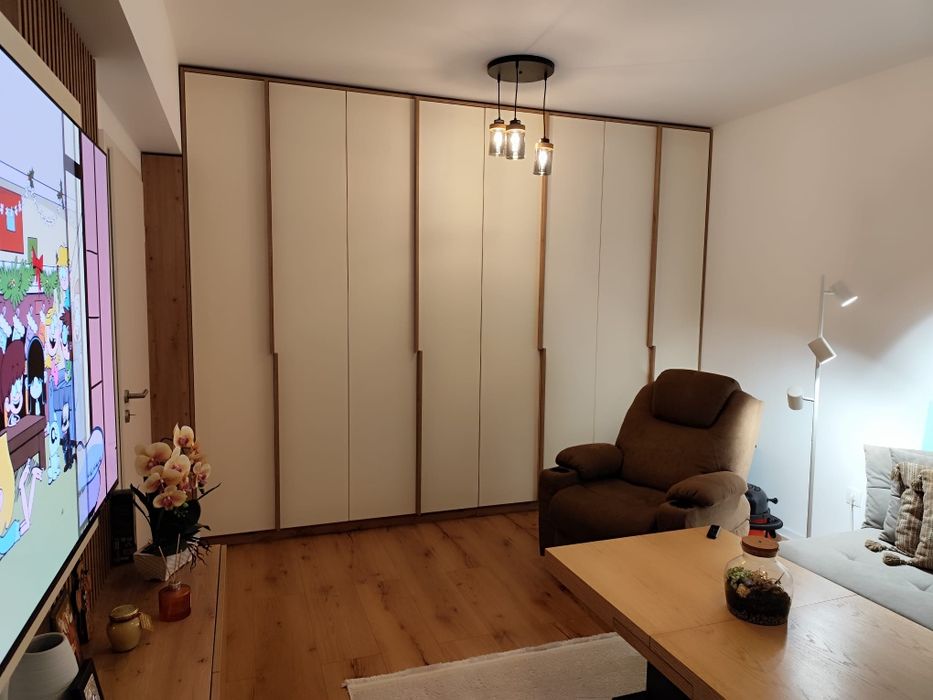 Închiriez apartament cu 2 camere in Tractorul