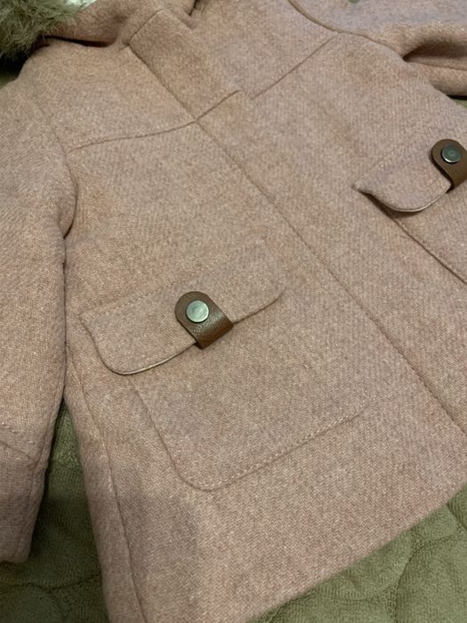 продам пальто на девочку