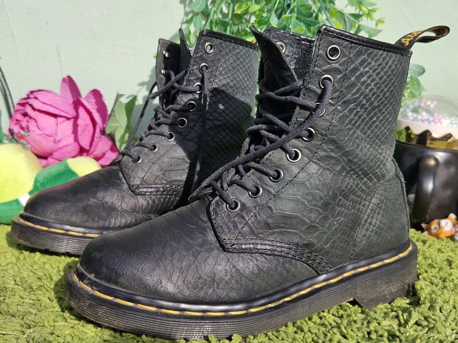 Dr Martens оригинални боти N37