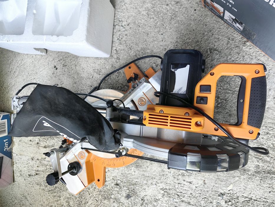 Потапящ циркуляр Primaster UG2000 2000 W Ø 255 mm