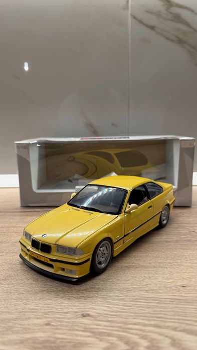 Macheta BMW M3 1:18
