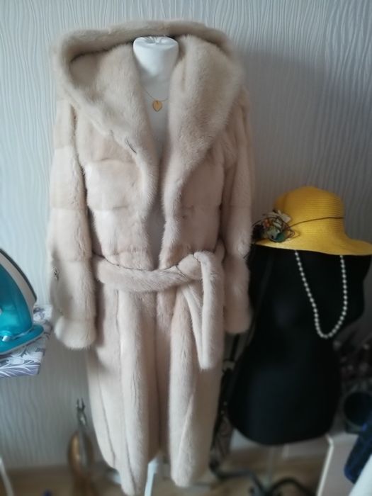 Норковая шуба белая