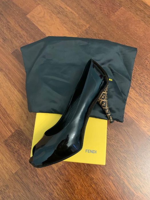 Брендовые туфли Fendi
