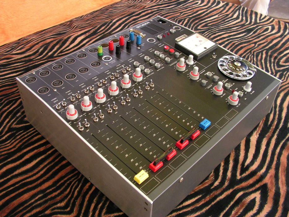 Смесителен пулт, Винтидж MIXER  Studer 069 6/2 в уникален комплект