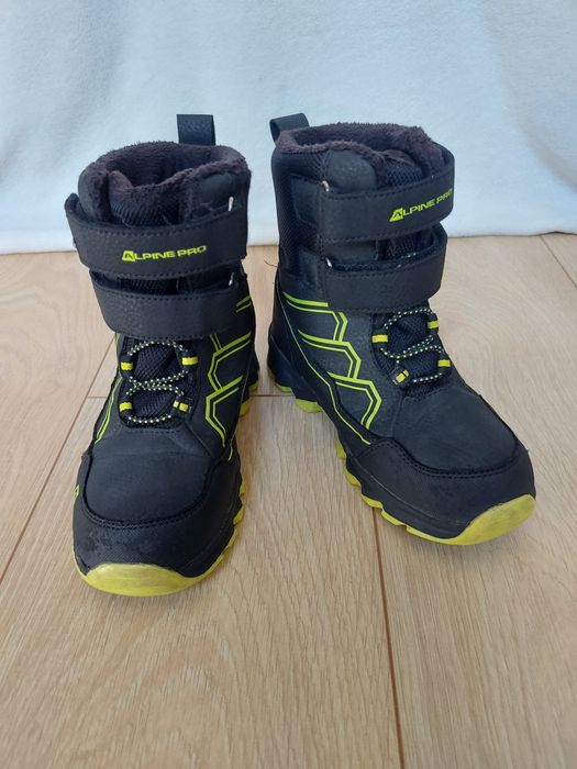 Зимни водоустойчиви ботуши #31 Alpine Pro черни със зелен акцент