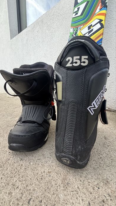 placa snowboard si bootsi