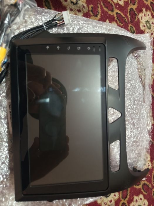 Автоманитор ва магнитола завод  кобалтга рамкаси билан 2 даст сотилади