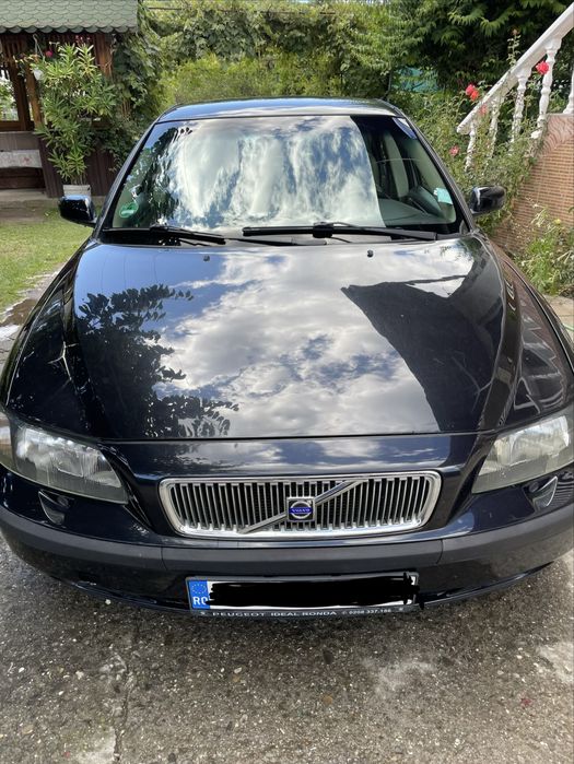 Vând Volvo S60 (an 2004) – RADIAT DEFINITIV pentru piese / donatoare