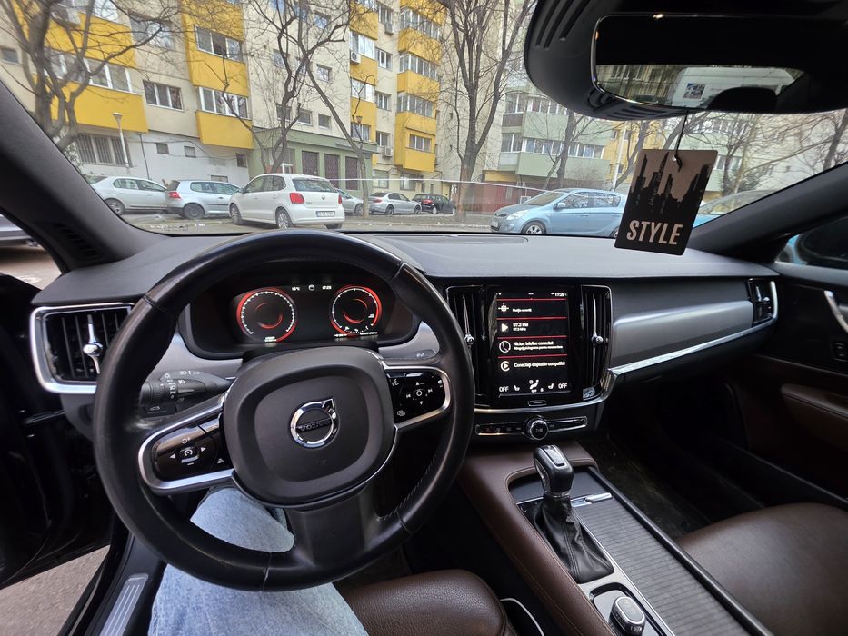 VOLVO S90 D4 2020